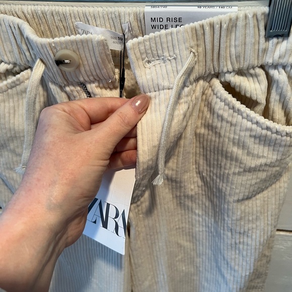 Zara kids corduroy midrise wide leg pants size 10, stretch,NWT, cream colored. - Picture 4 of 5